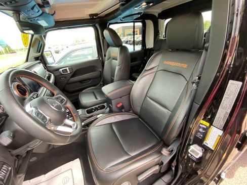 Used 2022 Jeep Gladiator Mojave w/ Cold Weather Group AWD/4WD image 18