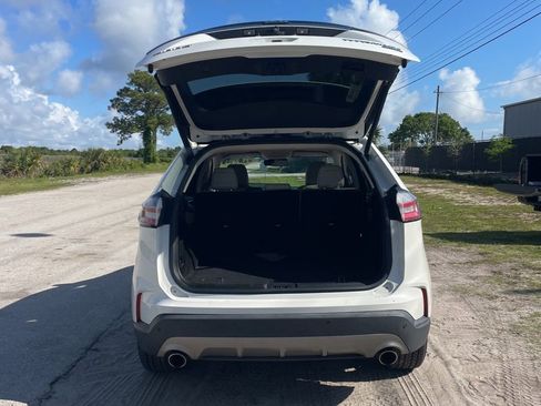 Used 2020 Ford Edge Titanium FWD image 11