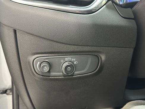 Used 2023 Chevrolet Equinox LS w/ LS Convenience Package image 18