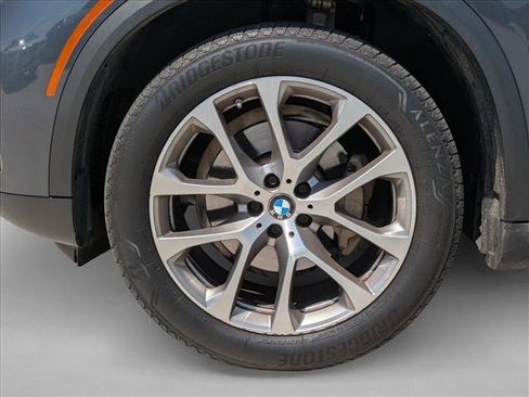 Used 2022 BMW X5 xDrive40i w/ Executive Package AWD/4WD image 9