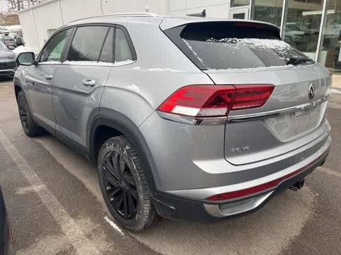 Used 2023 Volkswagen Atlas Cross Sport SE w/ Black Wheel Package image 2