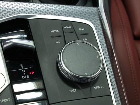 Used 2025 BMW 330i Sedan w/ M Sport Package RWD image 33