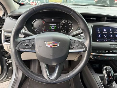 Used 2023 Cadillac XT4 Premium Luxury FWD image 22