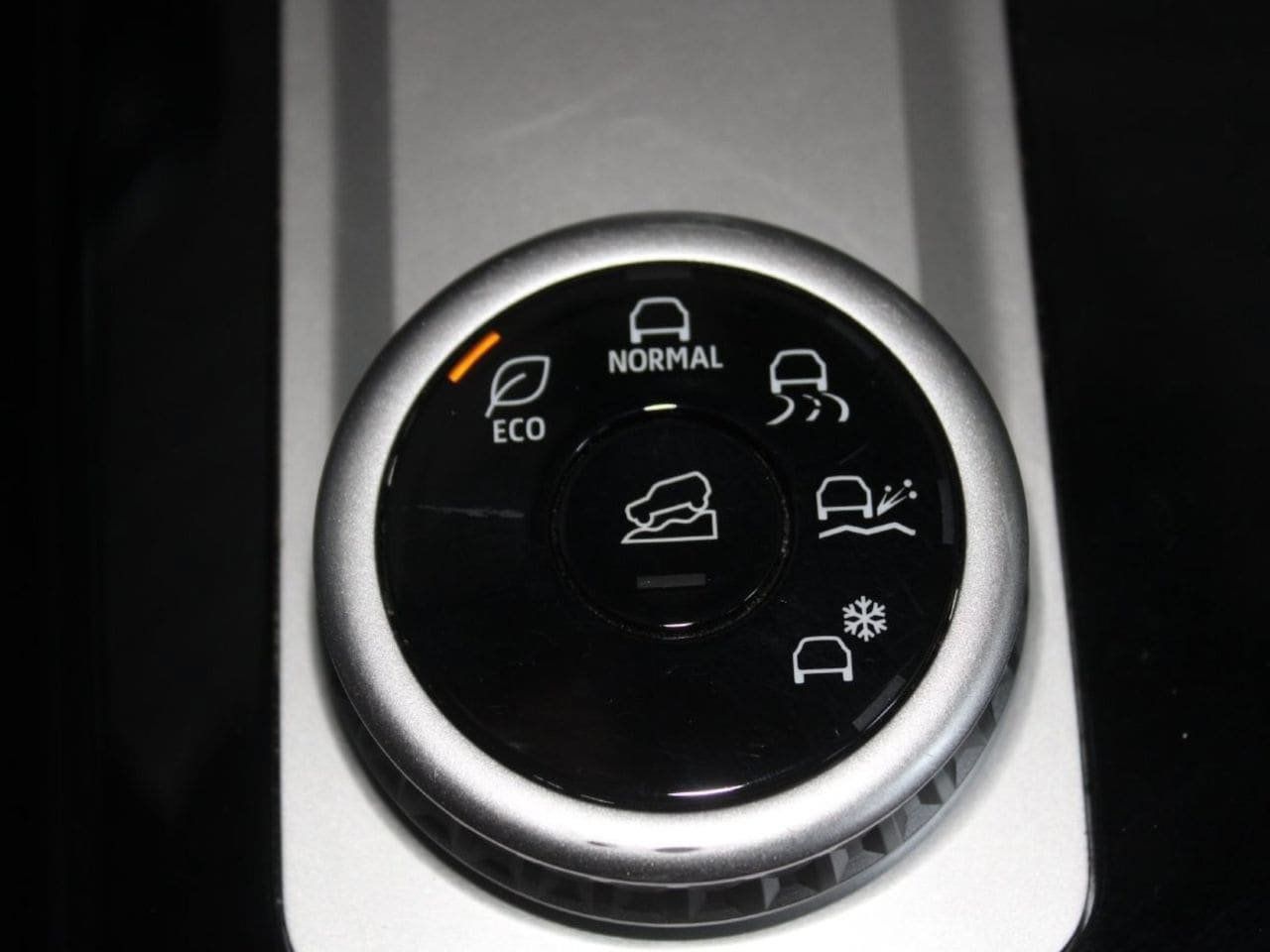 Used 2025 Mitsubishi Outlander SE FWD image 27