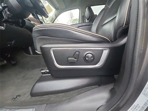 Used 2022 RAM 1500 Laramie image 12