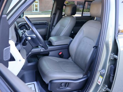 Used 2020 Land Rover Defender 110 HSE image 13