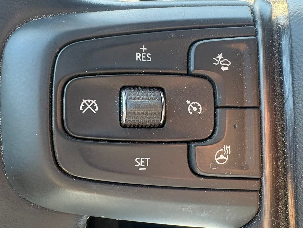 Used 2025 GMC Sierra 2500 AT4 AWD/4WD image 6