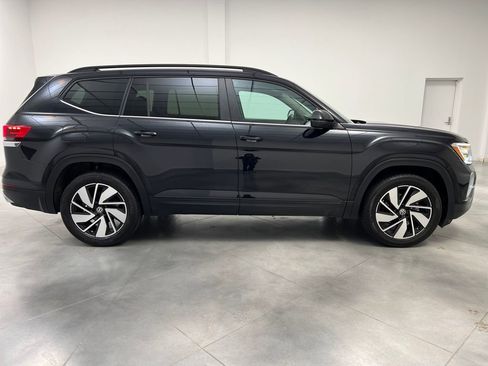 Used 2024 Volkswagen Atlas SE image 8