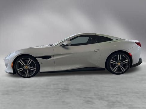 Used 2019 Ferrari Portofino RWD image 17