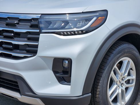 New 2026 Ford Explorer Active w/ Active Comfort Package RWD image 6