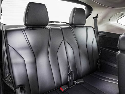 Used 2025 Acura MDX FWD w/ Technology Package image 11