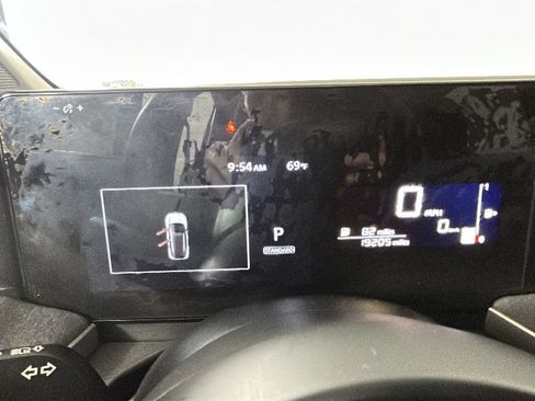 Used 2025 Nissan Kicks SV FWD image 15