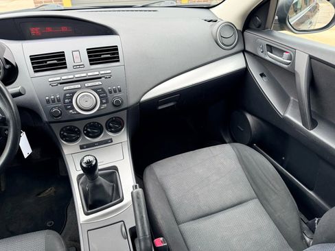 Used 2010 MAZDA MAZDA3 i Touring FWD image 9