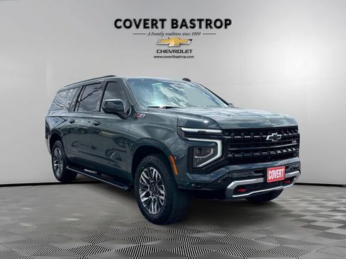 Used 2025 Chevrolet Suburban Z71 w/ Z71 Off-Road Package image 6