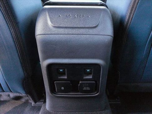 Used 2024 Ford Bronco Outer Banks image 17