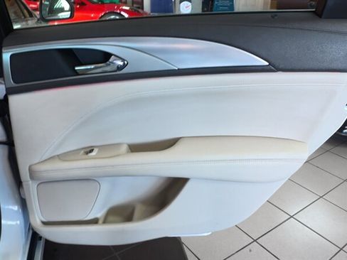 Used 2020 Lincoln MKZ w/ Convenience Package image 27