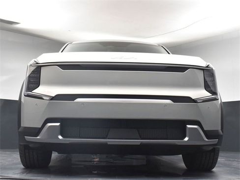 Certified 2026 Kia EV9 Light image 34