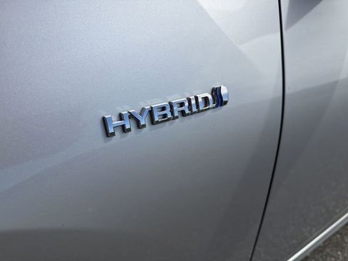 Used 2017 Toyota Prius Three Touring FWD image 33