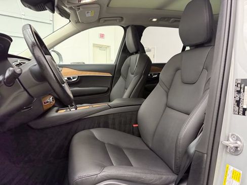 Certified 2024 Volvo XC90 T8 Plus AWD/4WD image 12