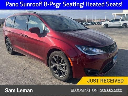 Used 2020 Chrysler Pacifica Touring-L image 1