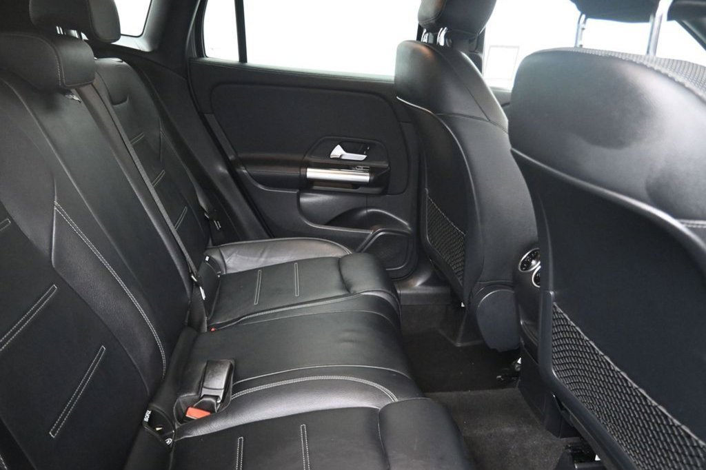 Used 2022 Mercedes-Benz GLA 250 4MATIC image 32
