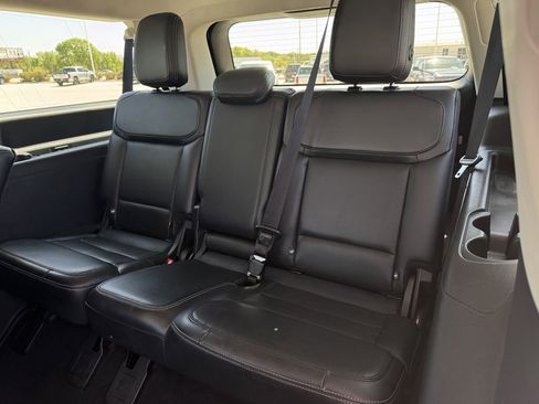 Used 2025 Ford Expedition Max Platinum AWD/4WD image 31