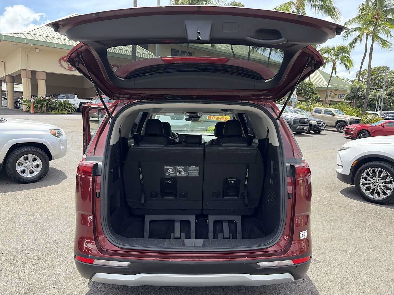 Used 2024 Kia Carnival LX FWD image 19