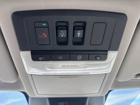 Used 2023 Nissan Rogue SL AWD/4WD image 22