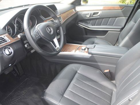 Used 2014 Mercedes-Benz E 350 4MATIC Wagon image 2