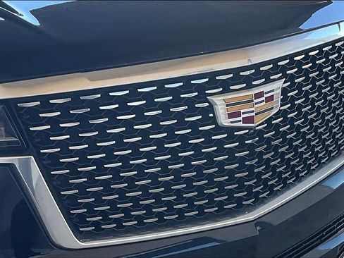 Used 2023 Cadillac Escalade ESV Premium Luxury image 30