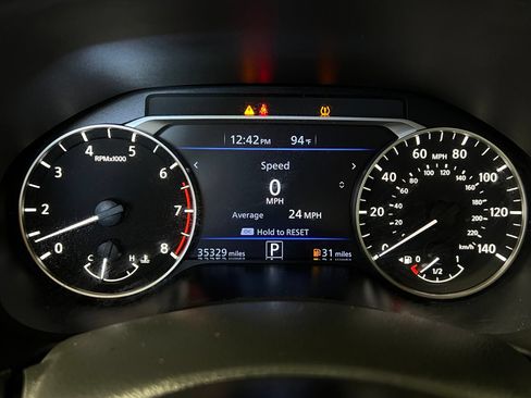 Used 2024 Nissan Altima 2.5 SV FWD image 10
