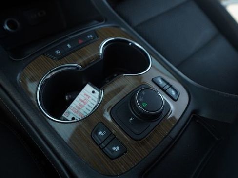 Used 2022 GMC Acadia SLE w/ Driver Convenience Package image 33