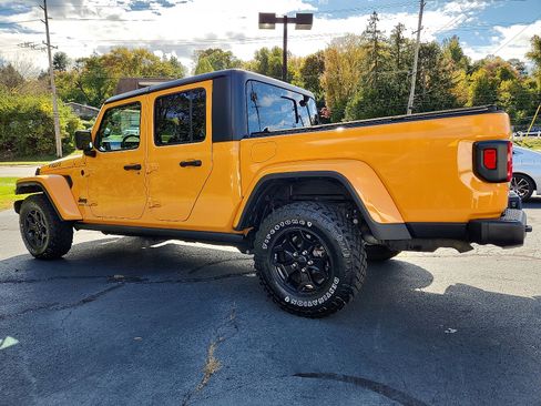 Certified 2021 Jeep Gladiator Sport image 4