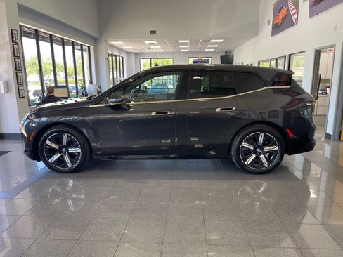 Used 2022 BMW iX xDrive50 w/ Premium Package AWD/4WD image 2