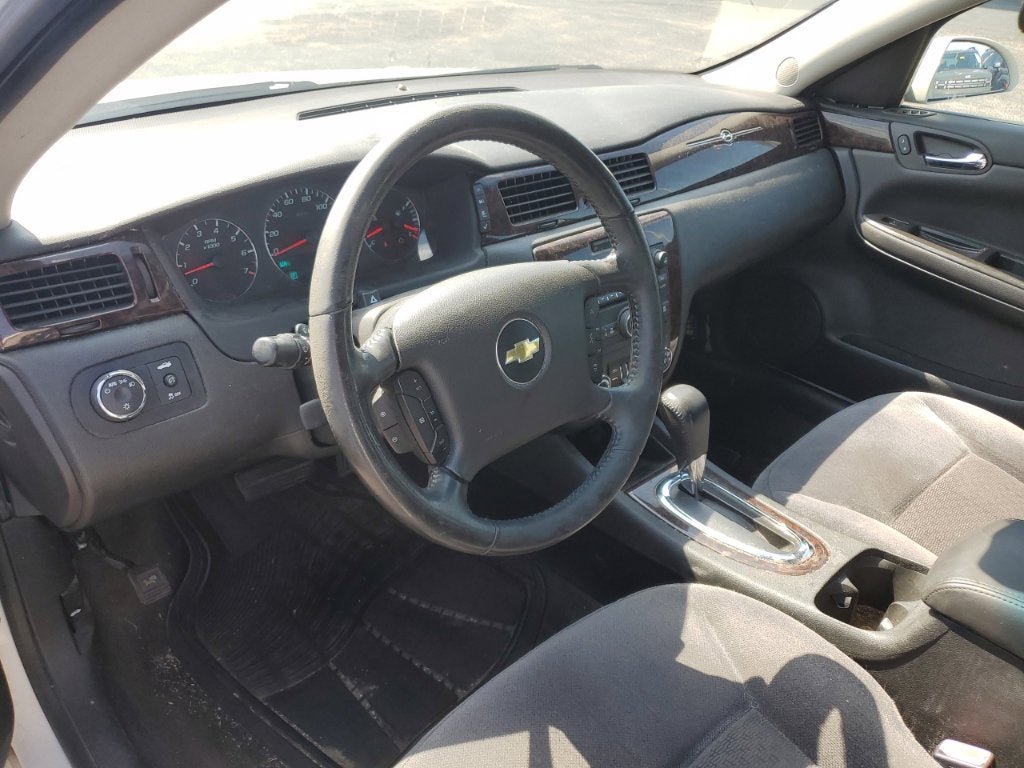 Used 2014 Chevrolet Impala LT w/ LT Sunroof Package FWD image 8