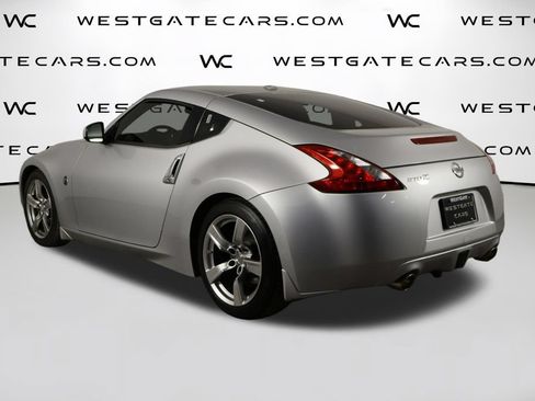Used 2009 Nissan 370Z Touring RWD image 38