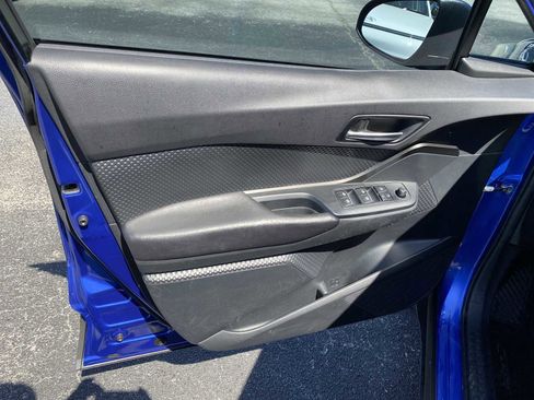 Used 2018 Toyota C-HR XLE image 24