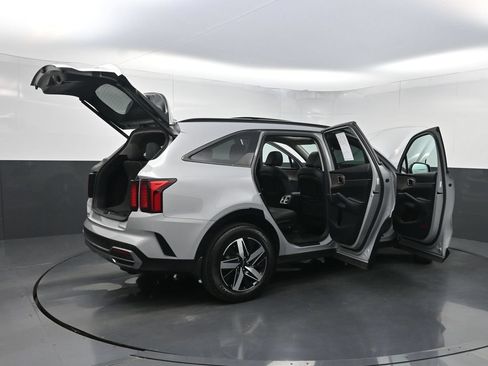 Used 2023 Kia Sorento EX w/ Panoramic Sunroof Package FWD image 41