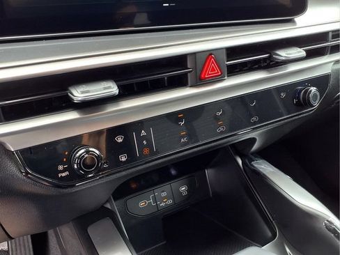 New 2026 Kia Sorento LX FWD image 5
