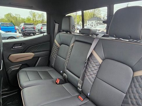 Used 2023 GMC Canyon Denali AWD/4WD image 15