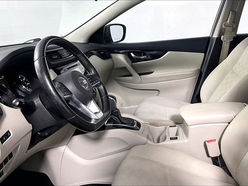 Used 2018 Nissan Rogue Sport SV w/ SV All-Weather Package AWD/4WD image 13