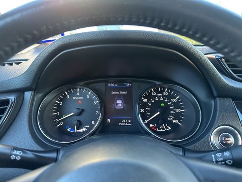 Used 2018 Nissan Rogue SL image 9