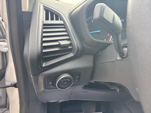 Used 2022 Ford EcoSport SE w/ SE Convenience Package image 12