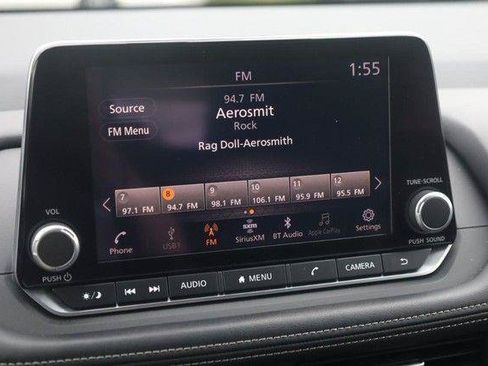 Used 2025 Nissan Rogue SV FWD image 14