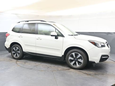 Used 2017 Subaru Forester 2.5i Limited image 7