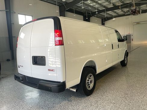 Used 2025 GMC Savana 3500 Extended RWD image 14