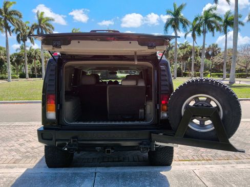 Used 2003 HUMMER H2 w/ Preferred Equipment Group image 45