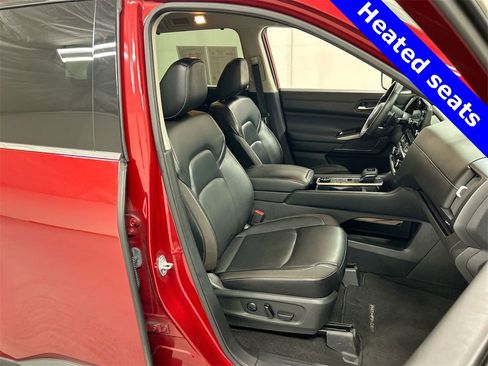 Used 2023 Nissan Pathfinder SL image 16