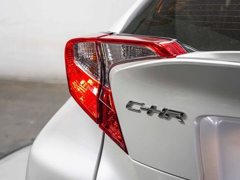 Certified 2021 Toyota C-HR XLE FWD image 12