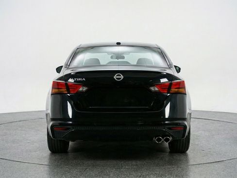 Used 2025 Nissan Altima 2.5 SV image 7